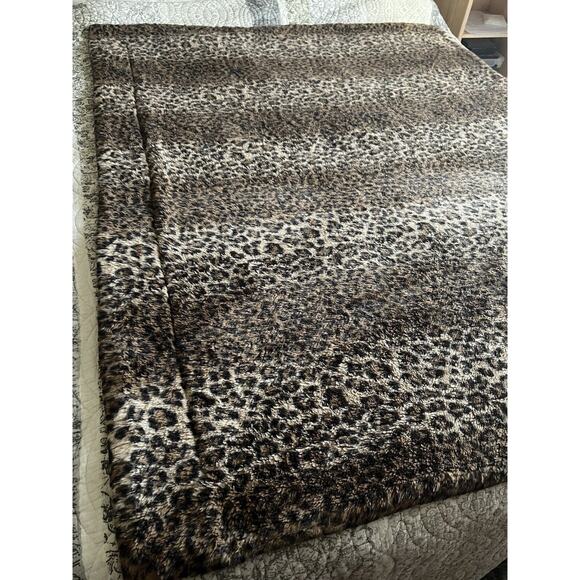 Magaschoni Faux Fur Throw Blanket Brown Tan Leopard Cheetah Thick Plush Jaguar - Picture 10 of 13